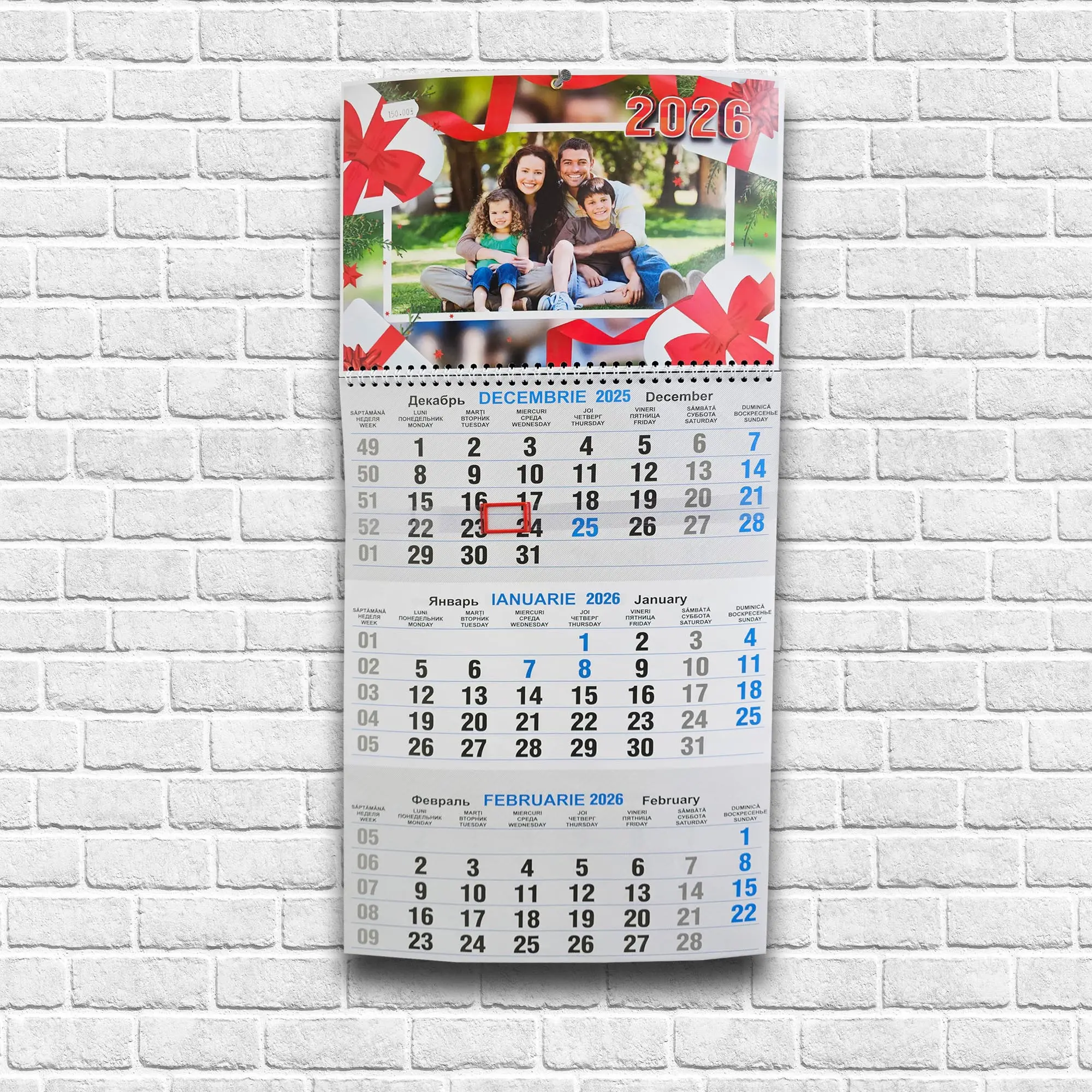 calendar perete cu 3 blocuri și poză