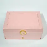 cutie pentru bijuterii roz, exterior tip piele, cu închidere metalică