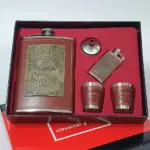 set Jack Daniel’s 4-în-1 în cutie cadou deschisă