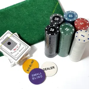 set poker 300 jetoane cu cărți și material verde